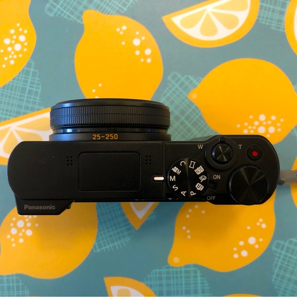 Panasonic Lumix DMC-ZS100 - Picture 6 of 10